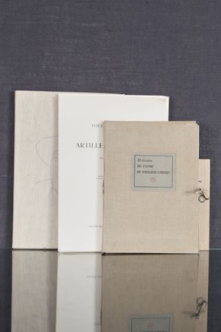 Ensemble de 3 portfolios comprenant des reproductions en fac-similé