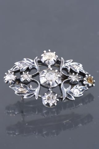 Broche