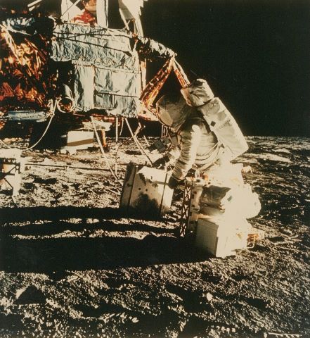 NASA - Alan Bean (né en 1932) Pete Conrad...