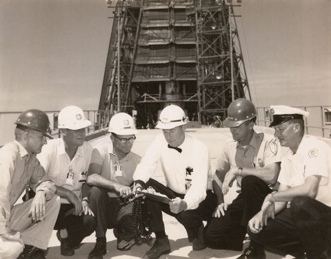US Air Force Ingénieurs et techniciens au travail...