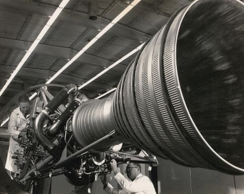 US Air Force Ingénieurs et techniciens au travail...