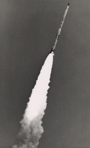 Lancements de missiles balistiques intercontinentaux dont Polaris, Titan et Atlas…