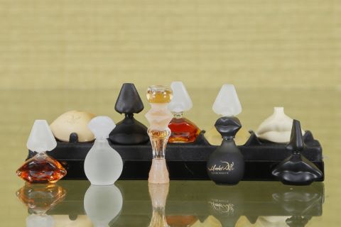 6 coffrets de parfums miniatures