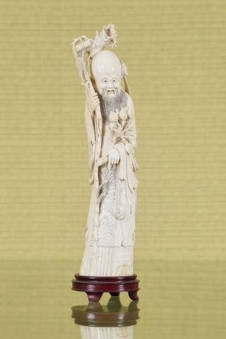 Chine Statuette figurant Shoulao debout, son...