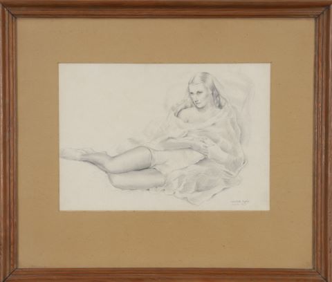Portrait de jeune femme couchée