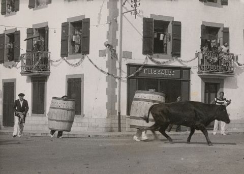 4 photographies anciennes sur le thème de la tauromachie