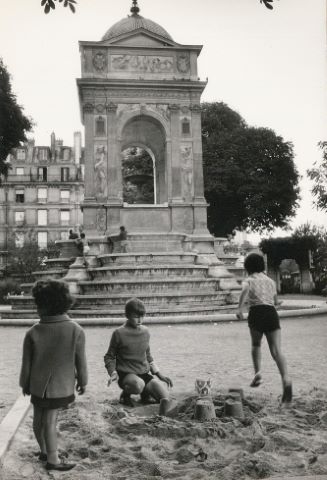 Jacques Verroust (XXe siècle) Environ 27...