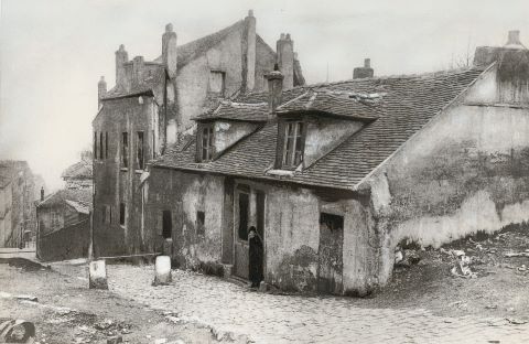 Divers photographes Environ 14 photographies...