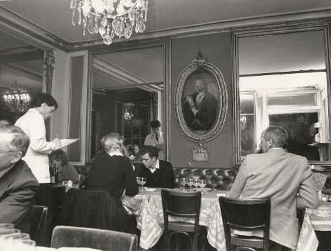 Divers photographes Ensemble comprenant environ...