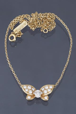 Collier avec pendentif papillon