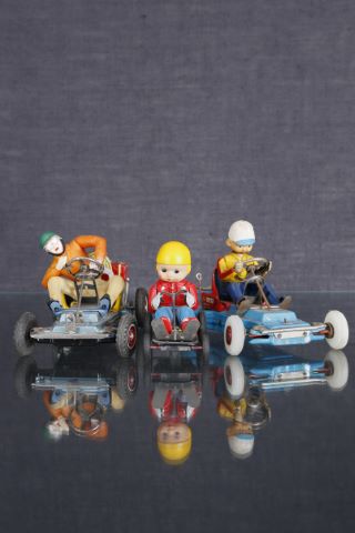 3 karts miniatures