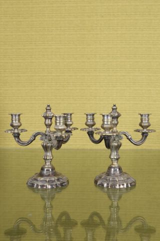 Paire de flambeaux à 3 bras de lumières