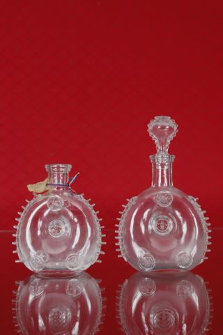 2 carafes couvertes
