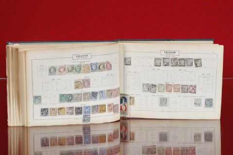 Album de timbres anciens (plus de 1000 pages)