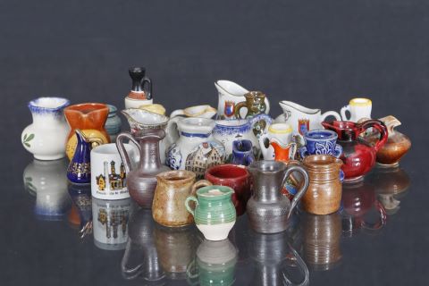 Collection de verseuses miniatures
