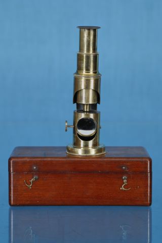 Microscope de voyage pour entomologiste