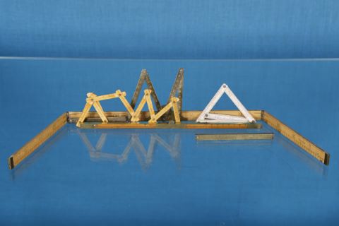 6 instruments de mesure anciens dont pieds de Roy