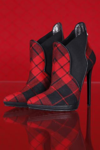 1 paire d’escarpins + 1 paire de bottines