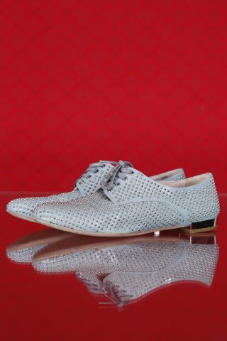 1 paire de mules + 1 paire de derbies