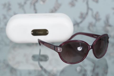 Paire de lunettes de soleil