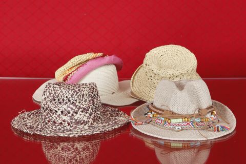 Chapeaux