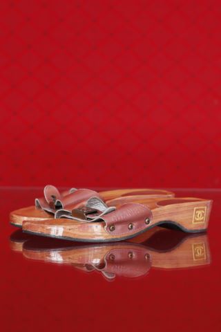 Paire de sandales plates