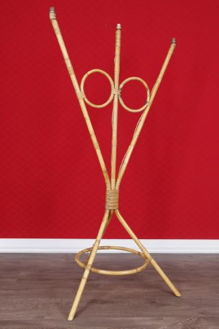 Lampadaire à 3 bras de lumière