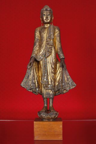 Bouddha debout