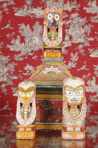 3 statuettes anthropomorphes