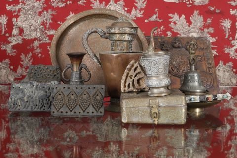 Inde Ensemble d’objets en cuivre, alliage et bois