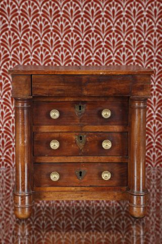 [Mobilier miniature] Commode de maîtrise...