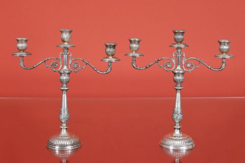 Paire de flambeaux à 3 bras de lumière