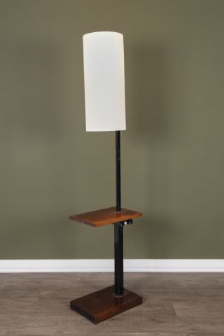Lampadaire moderniste