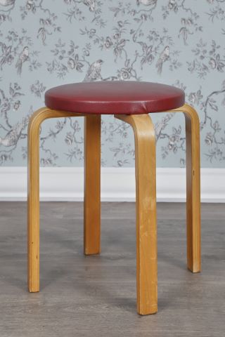 Alvar Aalto (1898-1976) Tabouret quatripode
