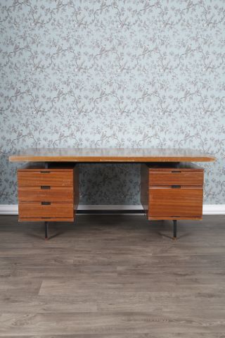 Pierre Guariche (1926-1995) Grand bureau à deux...