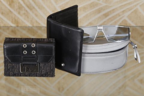 Montblanc + Dior 2 portefeuilles + 1 paire...