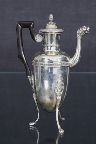 Cafetière tripode
