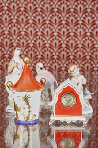 Pot couvert et pendulette