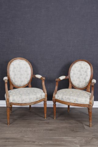 Paire de fauteuils cabriolets