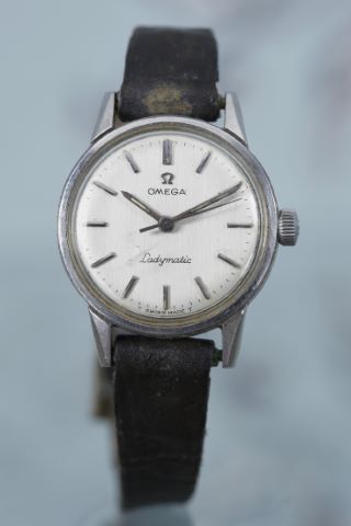 Montre de dame, modèle Ladymatic
