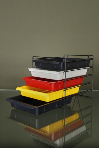 5 casiers et leur structure métallique d’origine