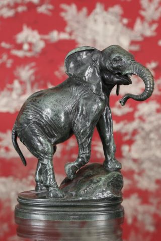 D’après Alfred Barye Jeune éléphant