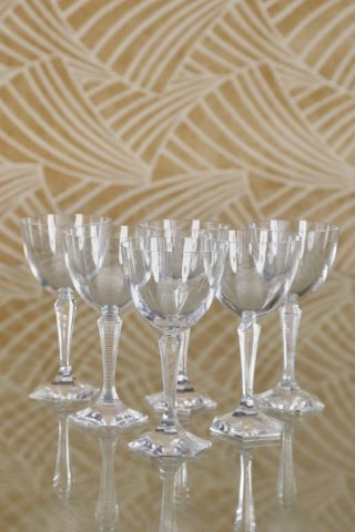 Suite de 12 verres à vin, modèle Opéra
