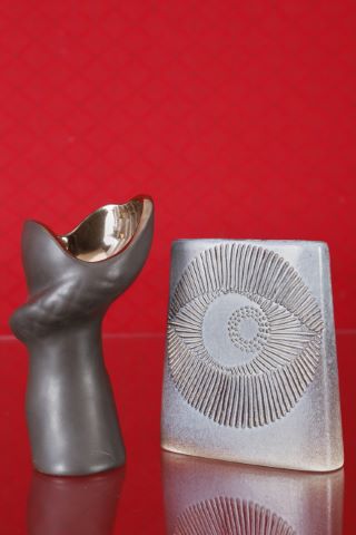 Travail français Vase œil méplat en grès + vase...