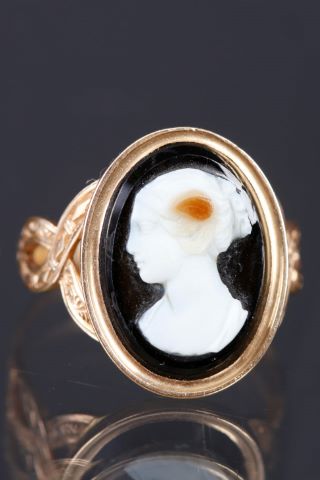 1 bague + 1 broche camée