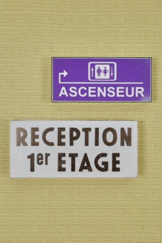 2 blocs lumineux “Ascenseur” et “Réception 1er étage”
