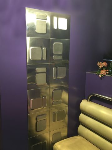 Grand panneau décoratif constitué de 30 carreaux