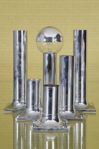 6 colonnes formant lampe