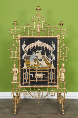 Rare écran de cheminée aux pagodes