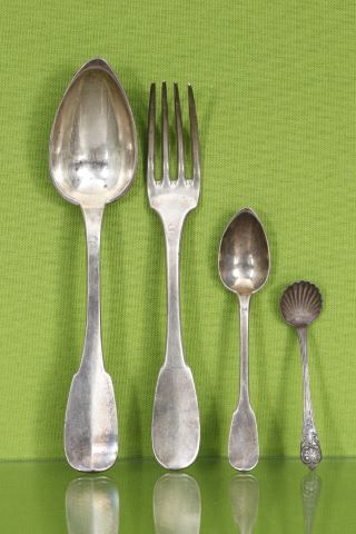 Ensemble de couverts dépareillés